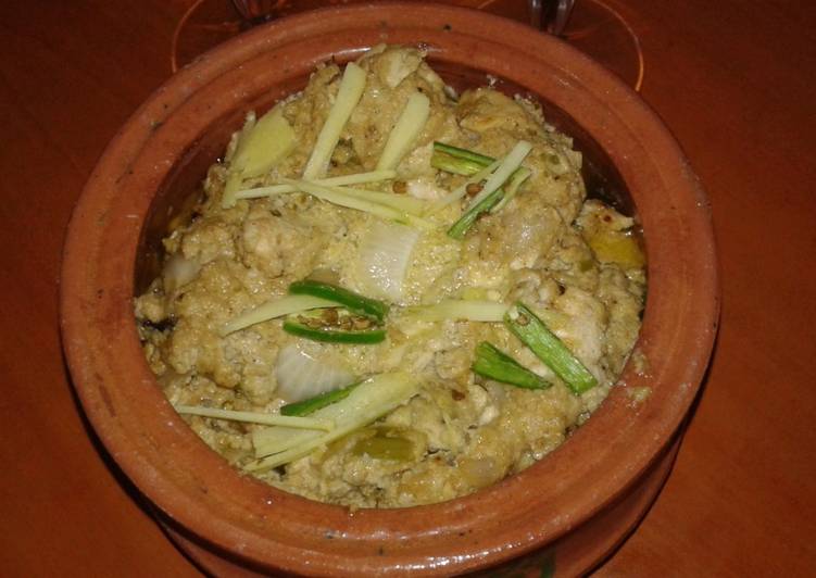 Chicken white Handi {چکن وائٹ ہانڈی}Only Order